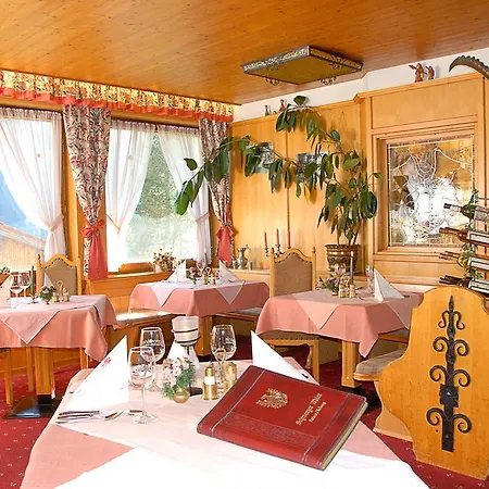 Schwarzer Adler 3* Pettneu am Arlberg