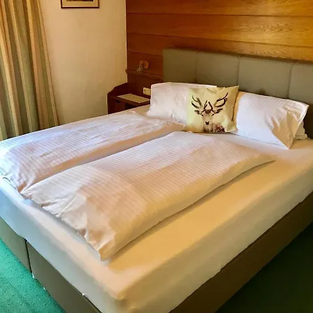 Hotel Schwarzer Adler 3*