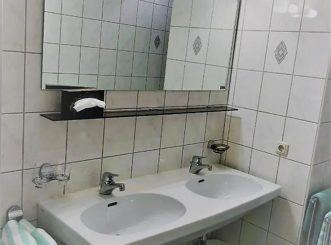 Schwarzer Adler Szálloda