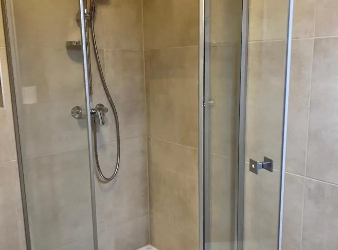 Schwarzer Adler Szálloda