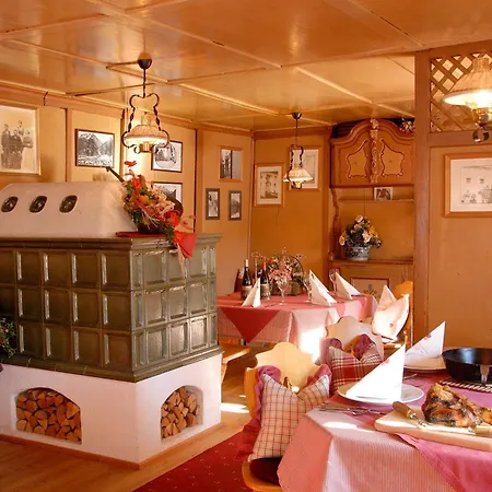 施瓦泽阿德勒酒店