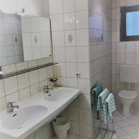 施瓦泽阿德勒酒店 佩特诺伊阿尔贝格