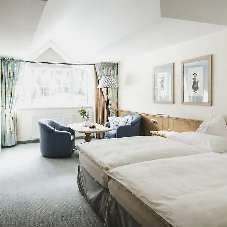 施瓦泽阿德勒酒店 酒店 佩特诺伊阿尔贝格