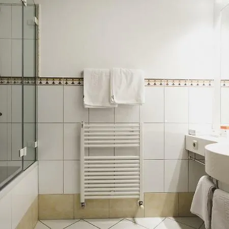 施瓦泽阿德勒酒店 佩特诺伊阿尔贝格