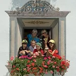 Hotel Schwarzer Adler 3*