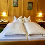 Schwarzer Adler 3* Pettneu am Arlberg