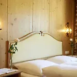 Schwarzer Adler
